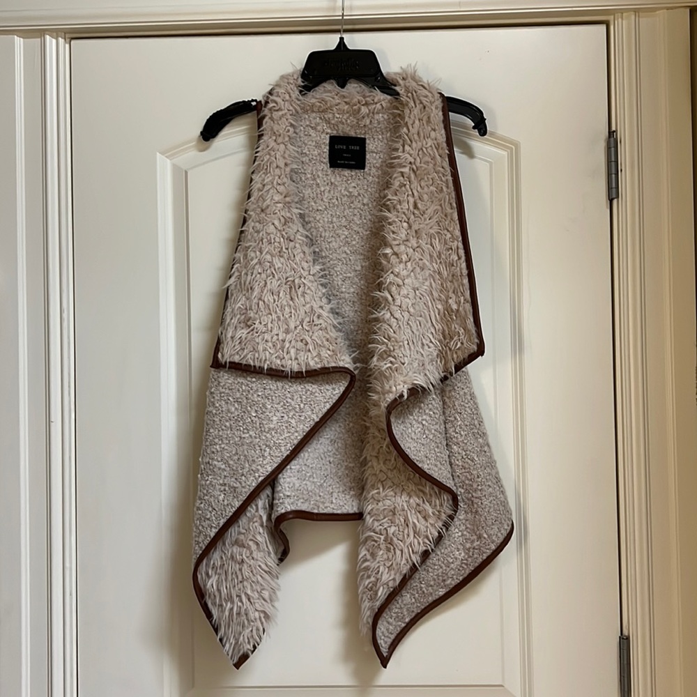 Love Tree Sherpa Faux Fur Leather Trim Open Vest
